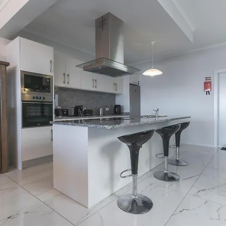 Blue Outlook Retreat By Atlantic Vakantiehuis *