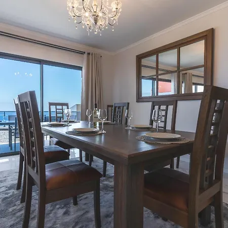 Blue Outlook Retreat By Atlantic Feriehus *